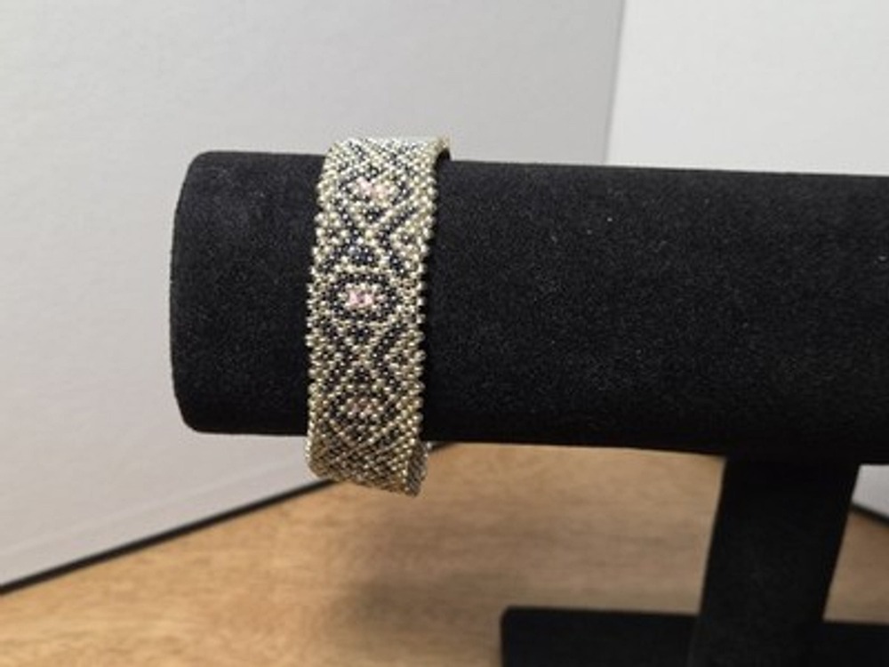 Vintage Beaded Bracelet Silver Tone Mesh Pink & Black Beads Toggle Bar Clasp...